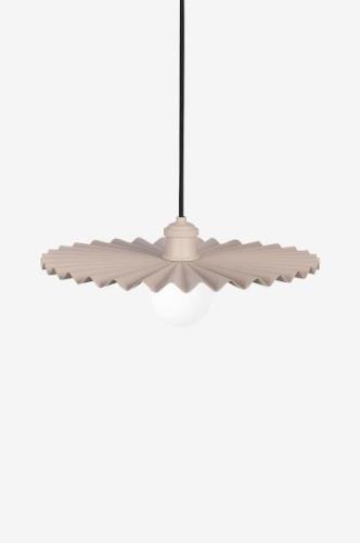 Globen Lighting - Taklampa Omega - Beige - Takpendlar - Från Homeroom