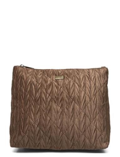 Pipol's Bazaar Triangle Cosmetic Bag Quilted Taupe Brun