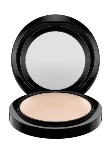 MAC Mineralize Skinfinish/ Natural