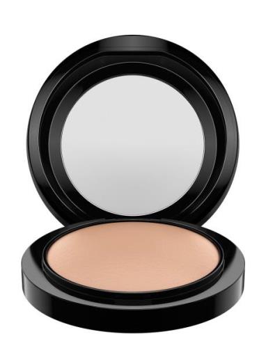 MAC Mineralize Skinfinish/ Natural