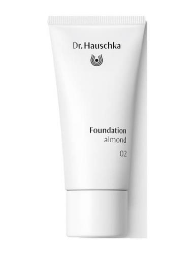 Dr. Hauschka Foundation 02 Almond 30 Ml