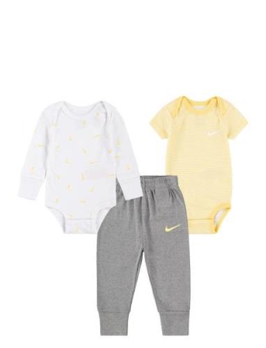 Nike Nike Essentials Bodysuits And Pants Set Grå