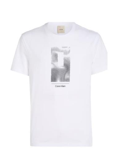 Calvin Klein Vertical Lines Graphic T-Shirt Vit